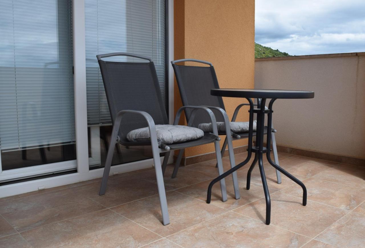 Studio Apartment With Balcony Trogir Eksteriør billede