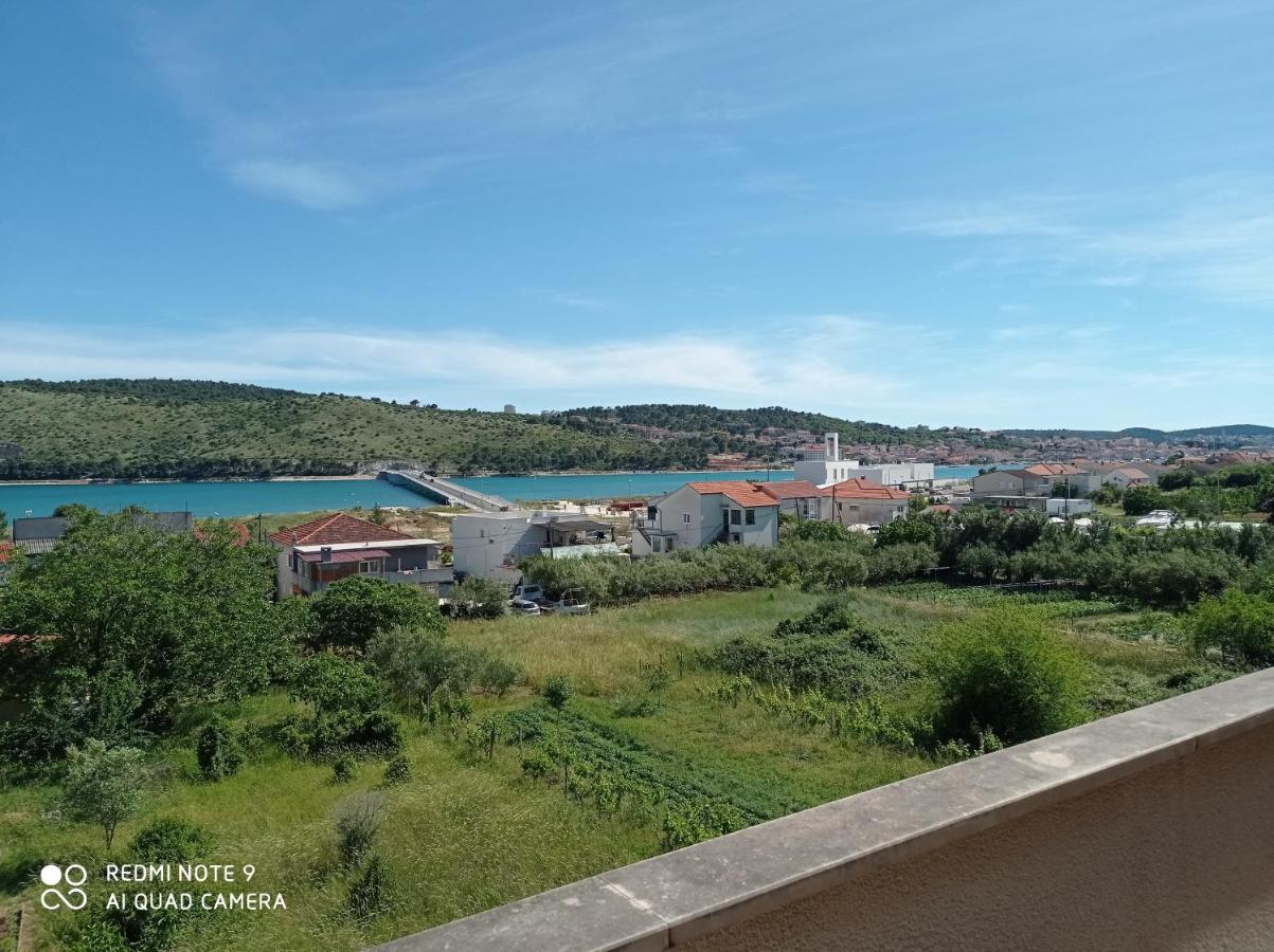 Studio Apartment With Balcony Trogir Eksteriør billede