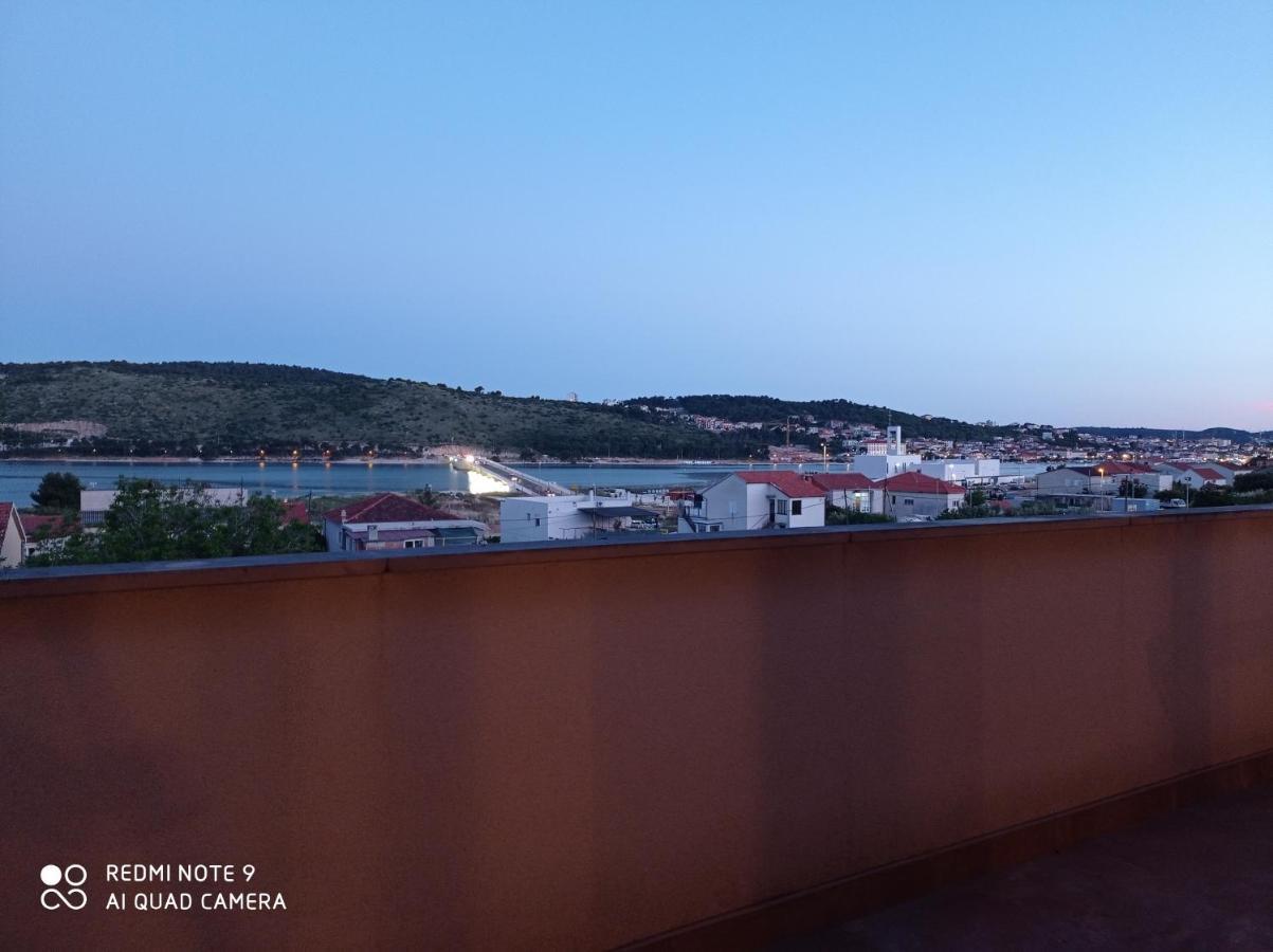 Studio Apartment With Balcony Trogir Eksteriør billede