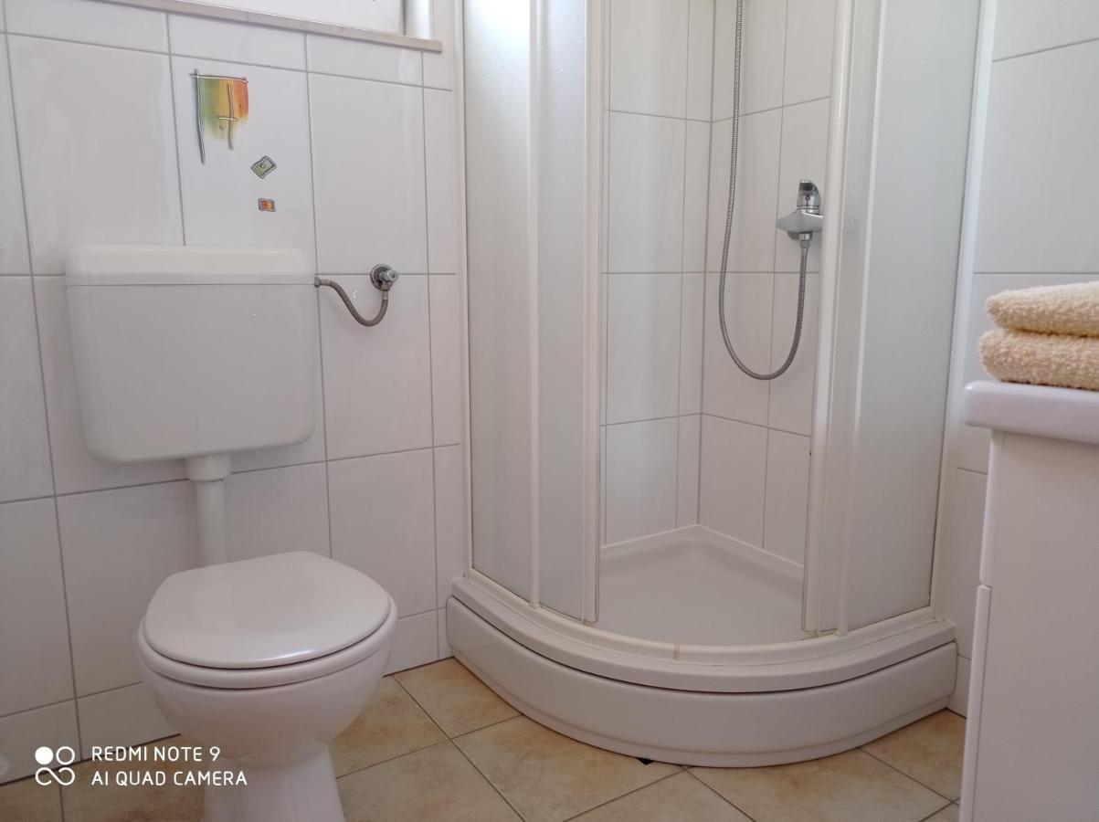 Studio Apartment With Balcony Trogir Eksteriør billede