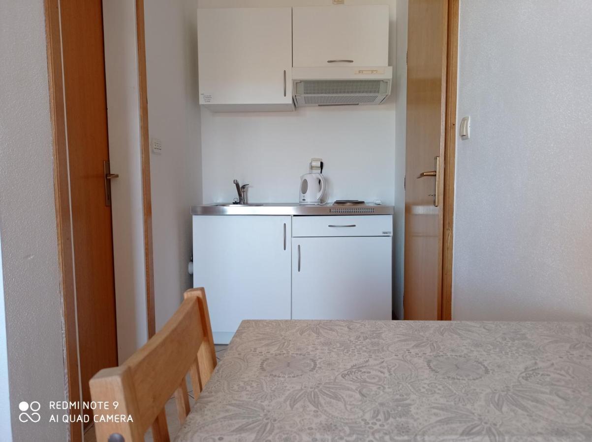 Studio Apartment With Balcony Trogir Eksteriør billede